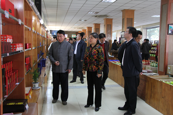 省委統(tǒng)戰(zhàn)部牽頭省工商聯(lián)率隊(duì)40家民企來(lái)天方考察