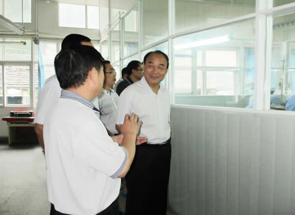 市質(zhì)監(jiān)局范俊生局長深入天方茶業(yè)進(jìn)行走訪調(diào)研